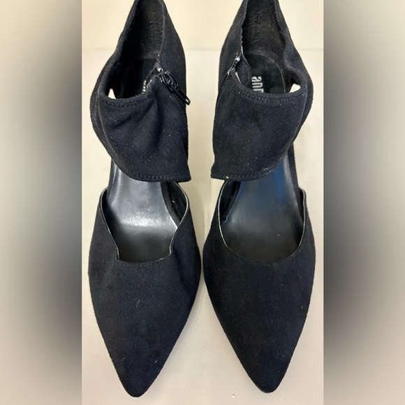 Ann Marino black suede med heel closed toed pump women's size 7 - Picture 5 of 7